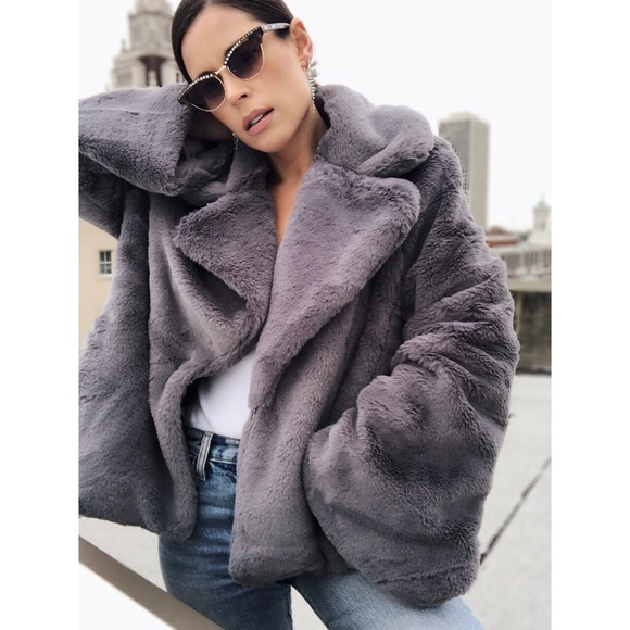 Last 1✨Vana Gray Bell Sleeve Faux Fur Coat - Picture 4 of 8